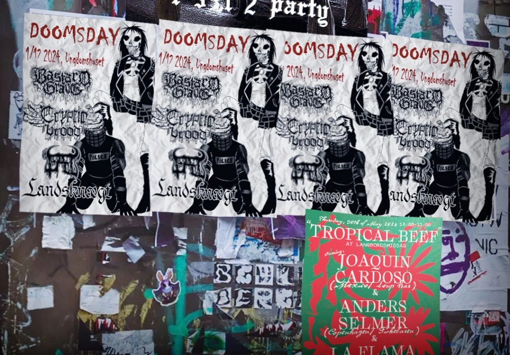 Trykte koncert- og eventplakater opsat på en plakatvæg